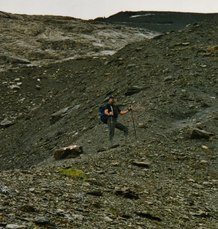 hike99b2.jpg (34789 bytes)